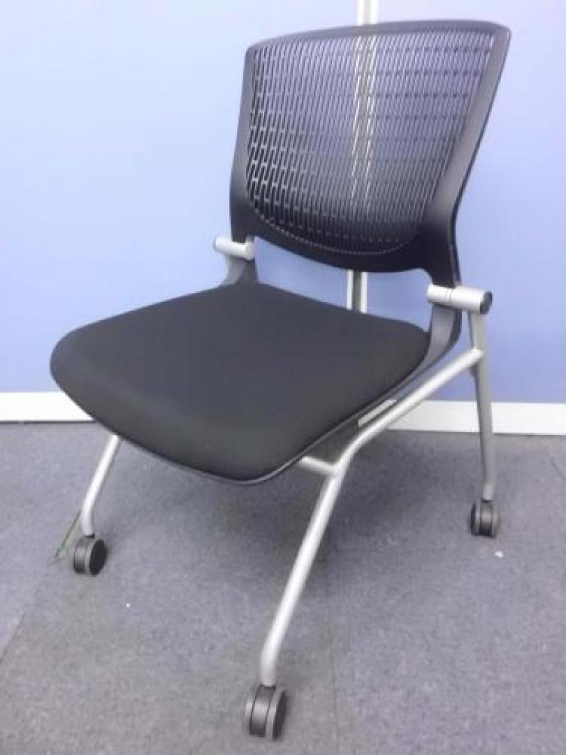【超人気カラー2脚入荷】　okamura製　grata　グラータチェア　ミーティングチェア ブラック【会議チェア】
                                    中古
            