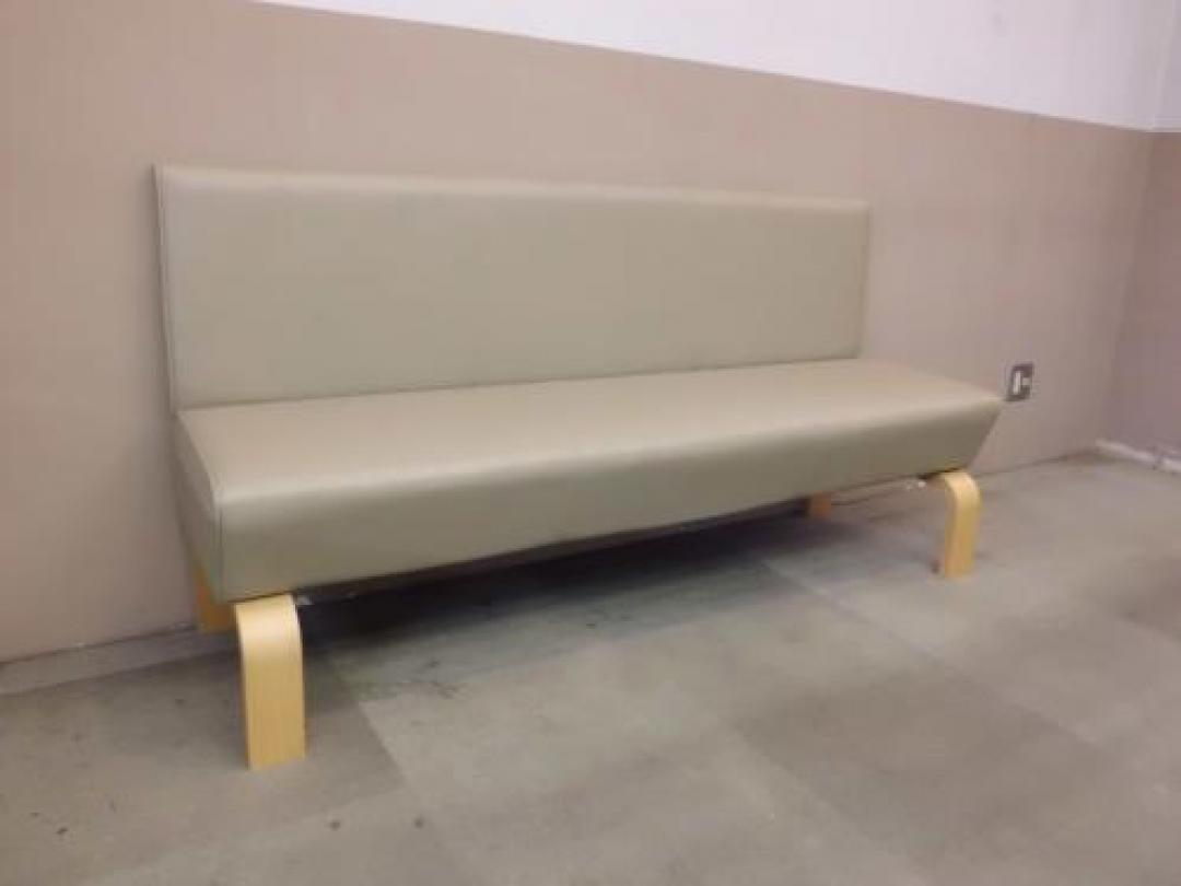 【３人・ロービーチェア】ラウンジにいかがですか？整骨院やクリニックにオススメ商品！
                                    中古
            