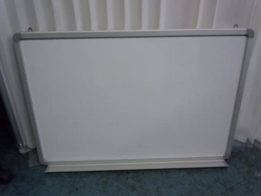 ★★★飯田橋店の特売品★★★　W900お手頃サイズの壁掛け式ホワイトボードが入荷しました
                                    中古
            