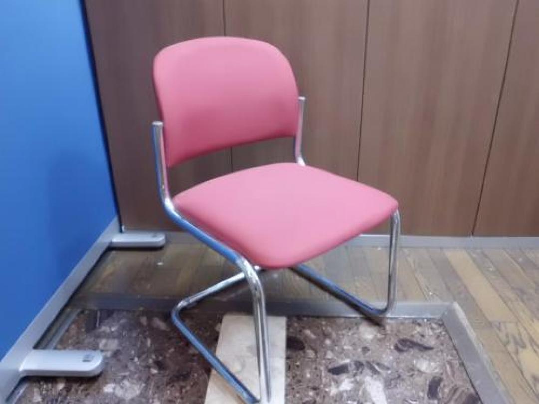 【ミーティングチェア・オカムラ製】国内産は、丈夫です！！【会議チェア】
                                    中古
            