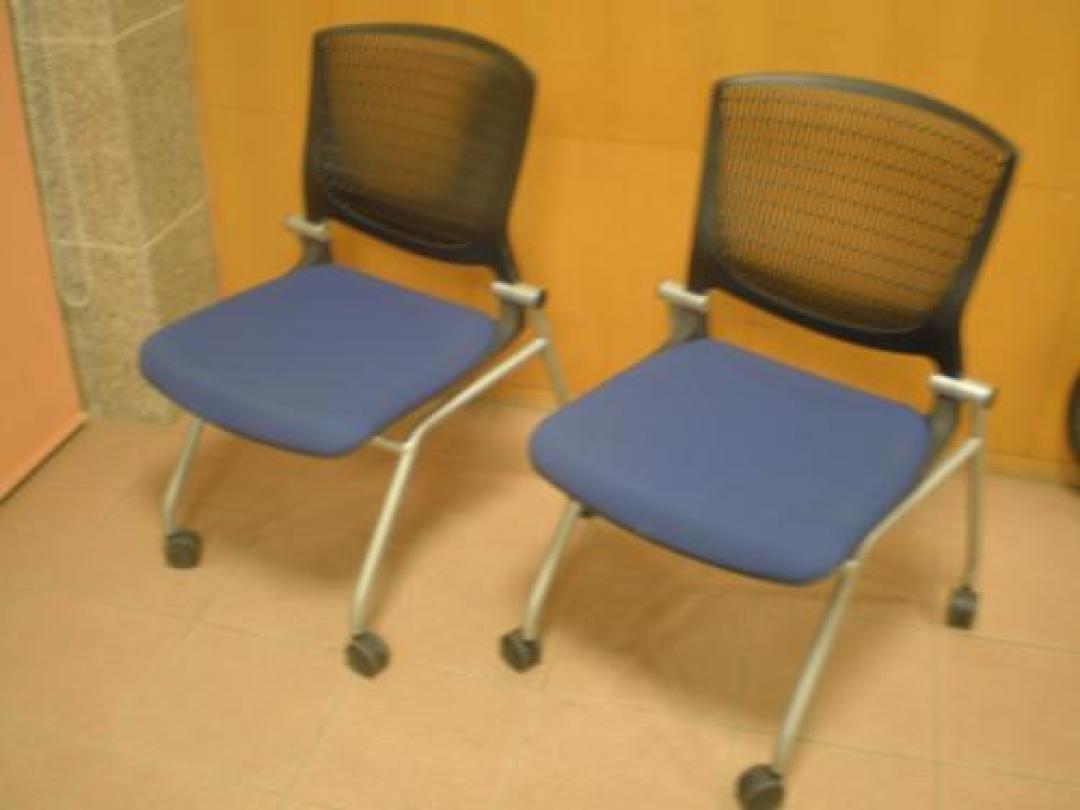 【セット商品】オカムラ製　【okamura】　グラータ【Ｇｒａｔａ】　ネイビー色　型番：8142ＧＲ【会議チェア】
                                    中古
            