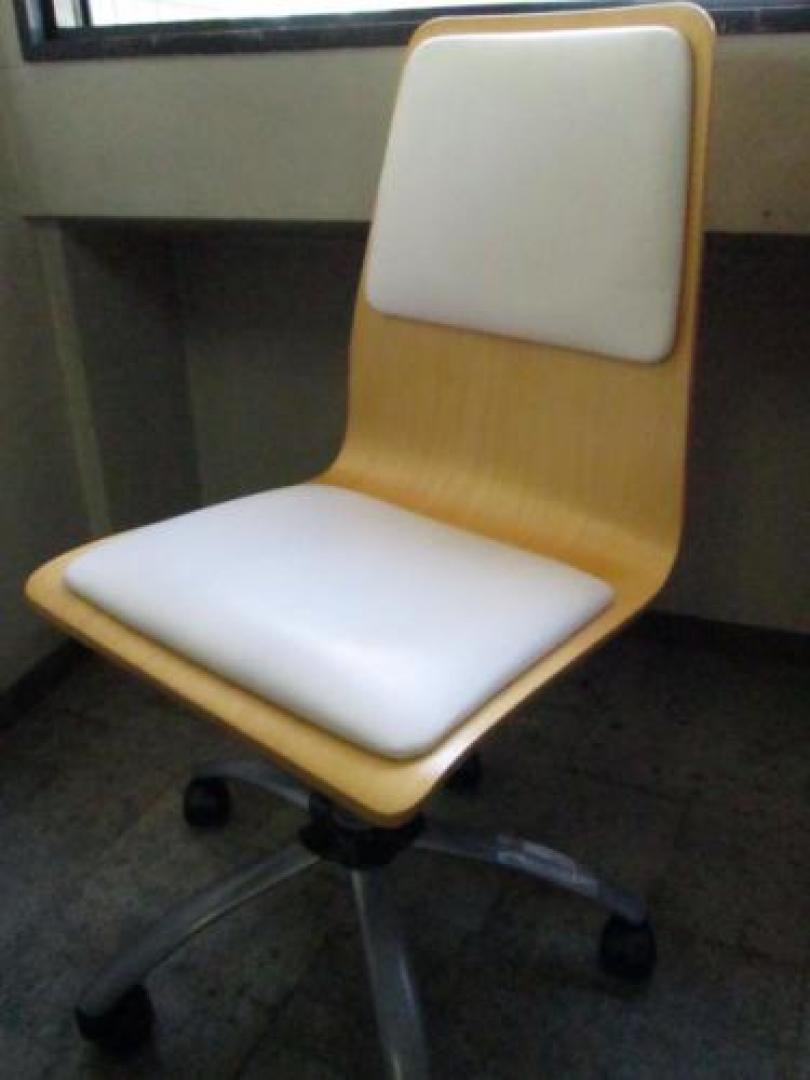 ☆★　ミーティングチェア　キャスター付　☆★【会議チェア】
                                    中古
            