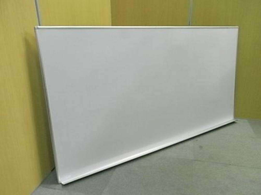 【大きくて便利！】■岡村製作所　■壁掛けホワイトボード
                                    中古
            