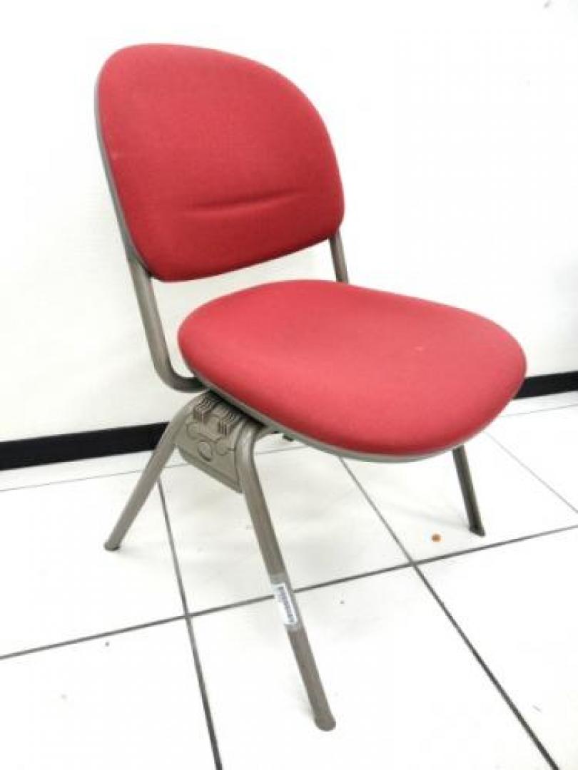 ■オカムラ製　スタッキングチェア　【会議チェア】
                                    中古
            