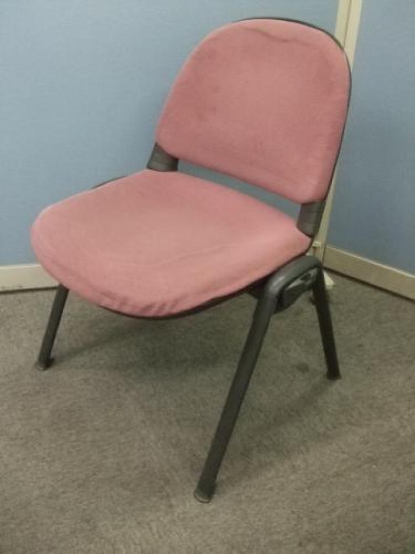 プラス(PLUS)製　スタッキングチェア登場しました！【会議チェア】
                                    中古
            