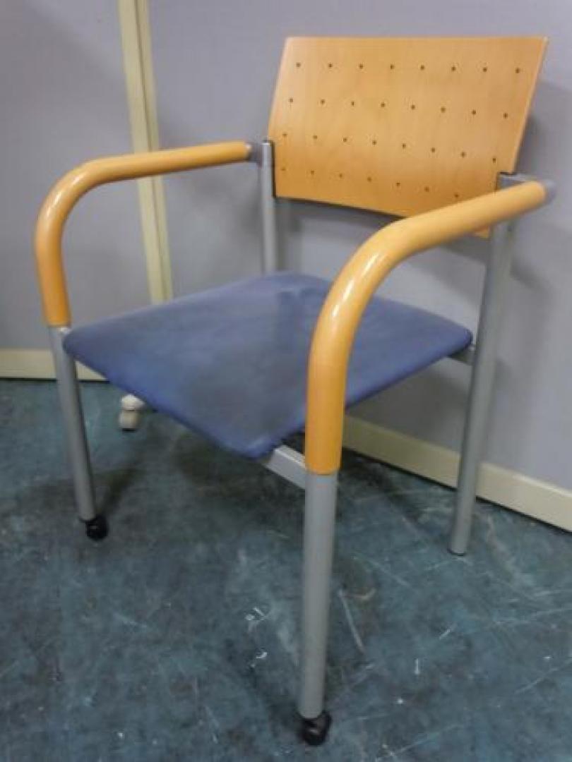 【業者クリーニング済み】【お得な4脚セットもあります】　wiesner hager aluform　ウィスナーハーガー　アルフォルムチェア【会議チェア】
                                    中古
            