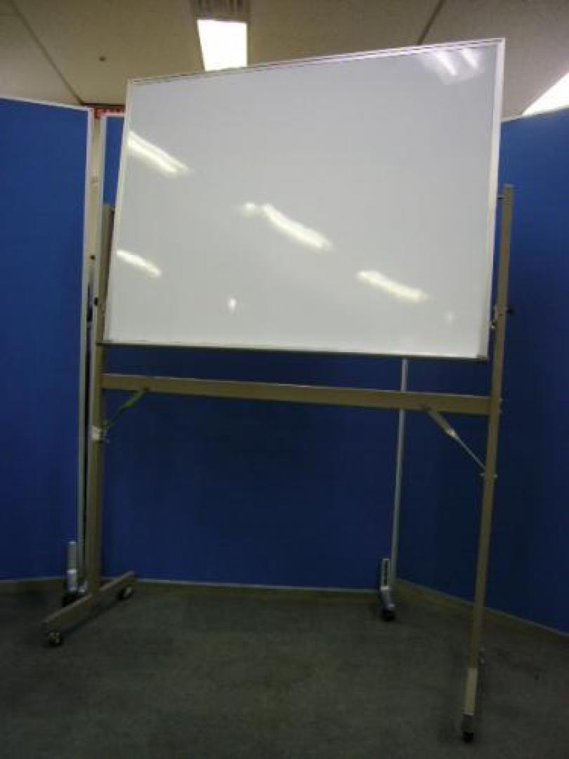 【自立式ホワイトボード/サイズ：W1200H900在庫残り1台】
                                    中古
            