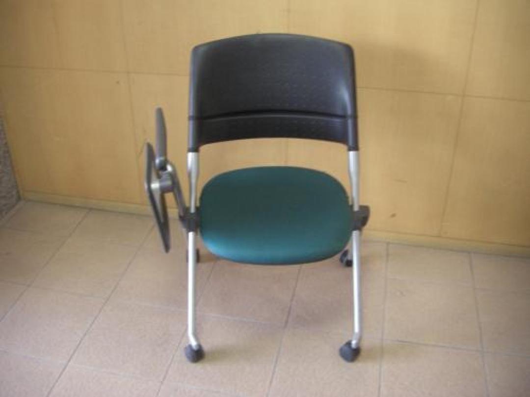 メモ台付きネスティングチェアー【会議チェア】
                                    中古
            
