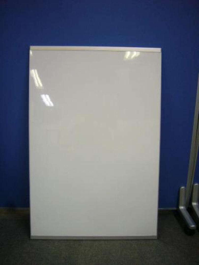 【☆壁掛けホワイトボード：無地片面☆】
                                    中古
            