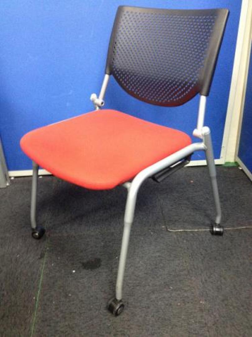 11/6 6在庫情報【スタッキングチェア】【レッド】【ミーティングチェア】【赤】【会議チェア】
                                    中古
            