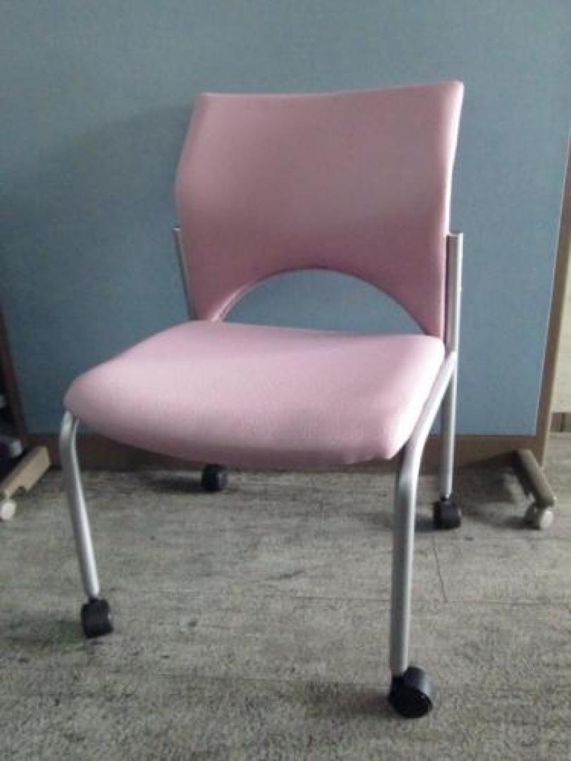☆★　　トヨセット　ミーティングチェア　キャスター付　4脚セット　ピンク　☆★【会議チェア】
                                    中古
            
