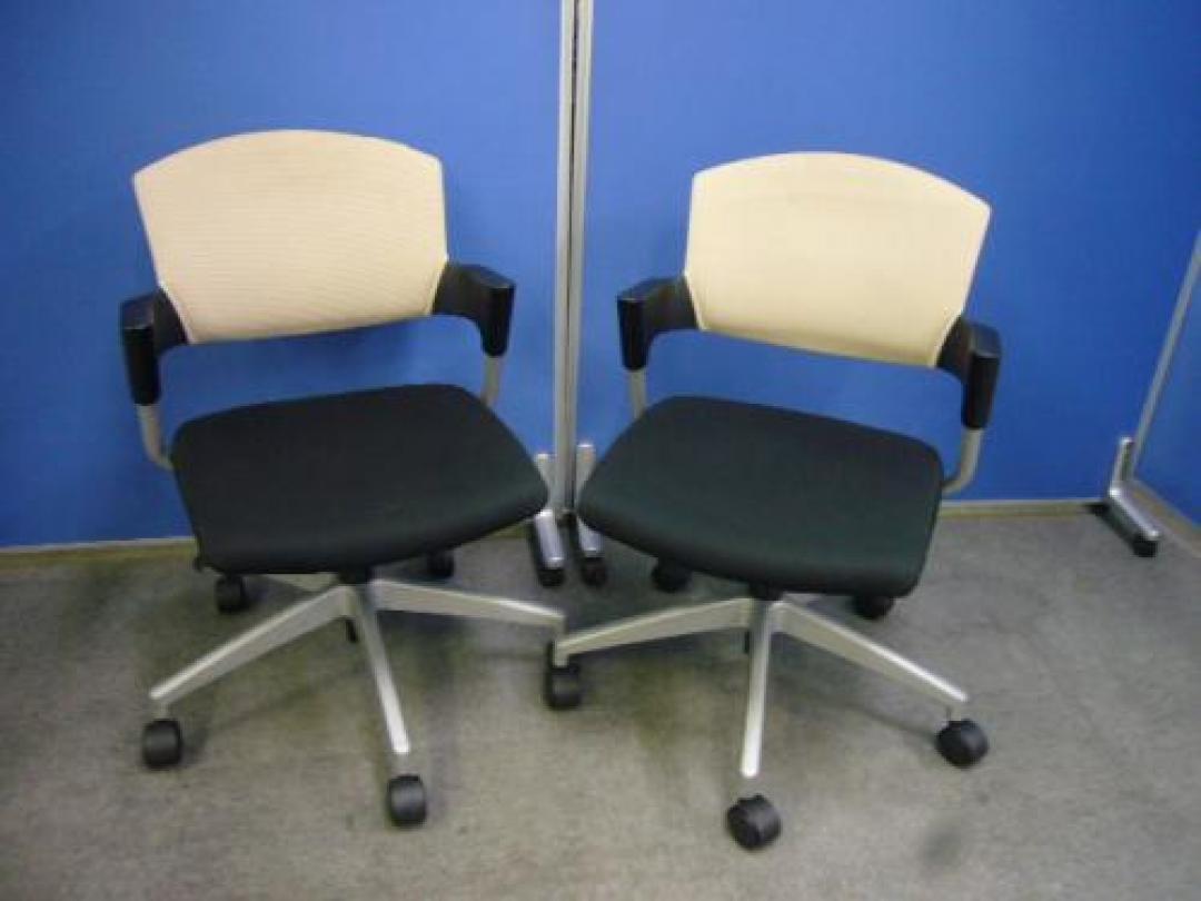 【ミーティングチェア2脚セット】■メーカー：コクヨ■シリーズ：プロティー■カラー：ベージュ!!【会議チェア】
                                    中古
            