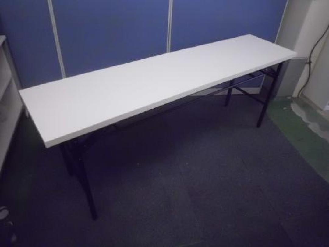 【￥３.９９９残り１点特価シリーズ】　W1800/D450折りたたみテーブル　■　状態良好です　
                                    中古
            