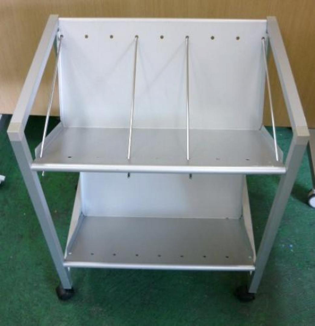 【マガジン・ブックラック】　キャスター付き　幅広なので大きな書物も収納可!!
                                    中古
            