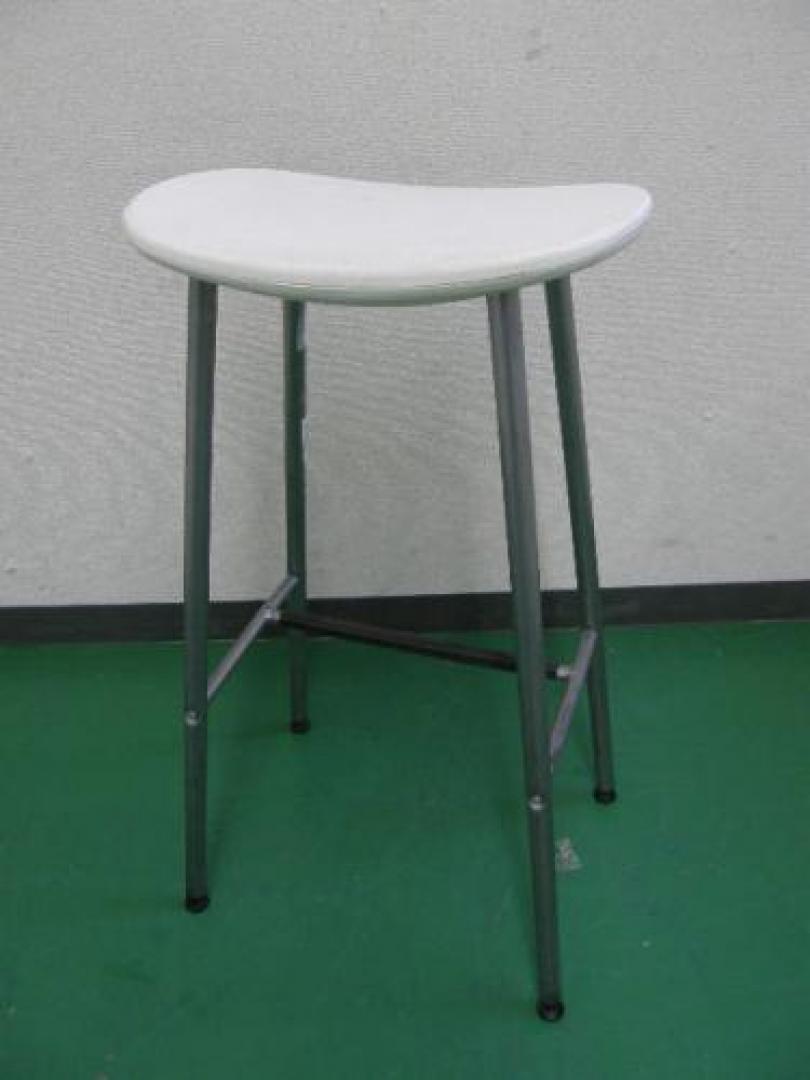 【カウンターチェア】座面が○まる○タイプのカウンターチェアがなんと・・・
                                    中古
            