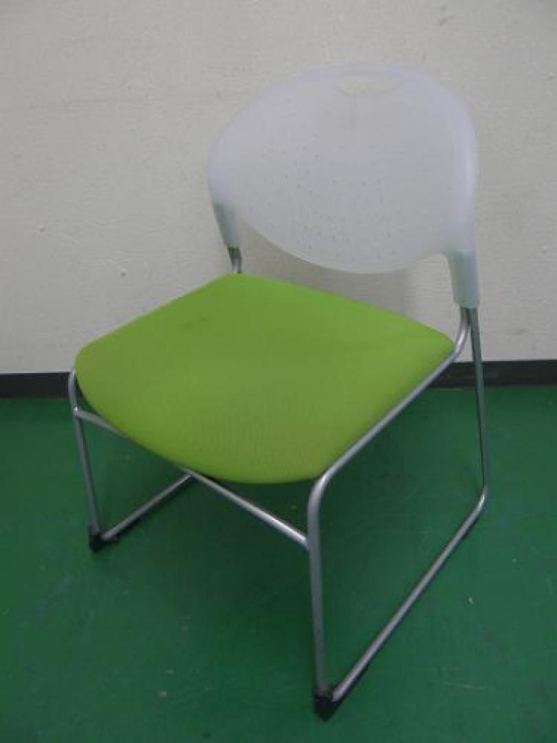 【ミーティングチェアセット】POPなライトグリーン×透明■イトーキ製◆合わせ会議テーブルもいかがでしょうか？【会議チェア】
                                    中古
            