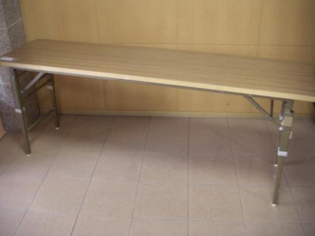 座卓にもなる折たたみテーブル？？
                                    中古
            