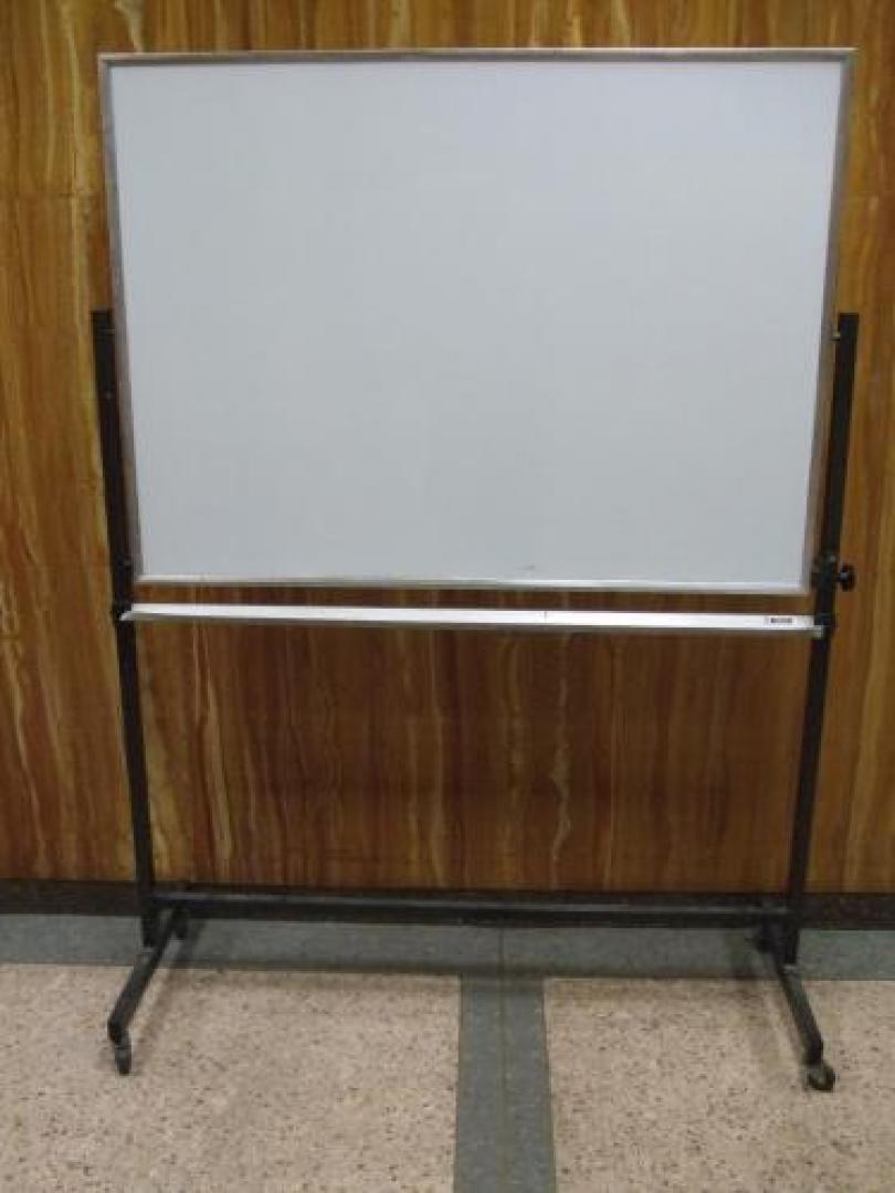 【KOKUYO】自立式ホワイトボード
                                    中古
            