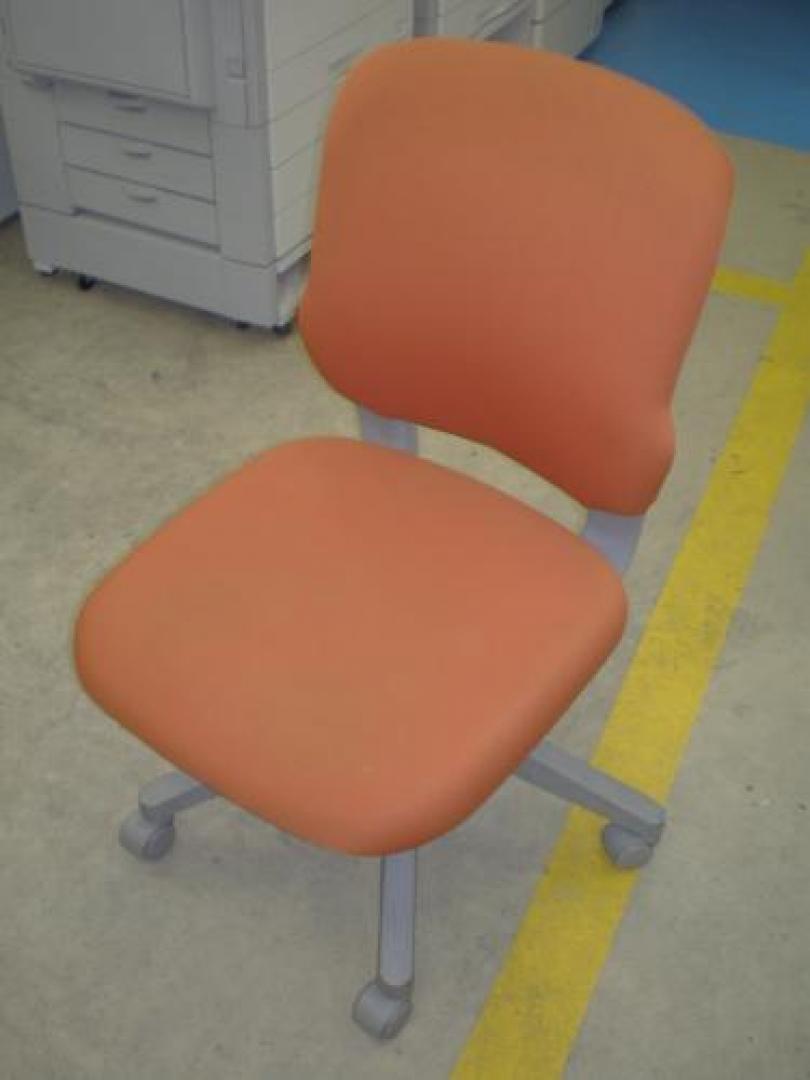 【内田洋行製】【ＵＣＨＩＤＡ】　オフィスチェアー　ＣＦ-10Ｃ　オレンジ【OAチェア】
                                    中古
            