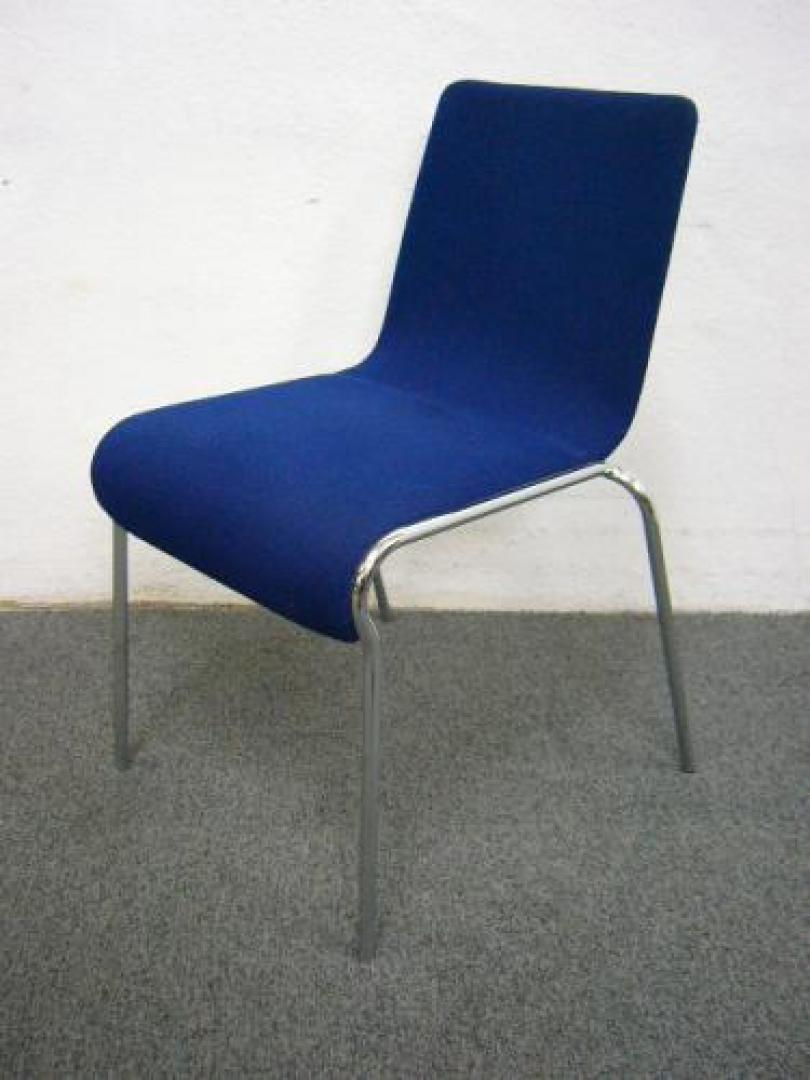 スタッキングチェア　■　ブルー色　■　布張り　■　※カーペット床用【会議チェア】
                                    中古
            