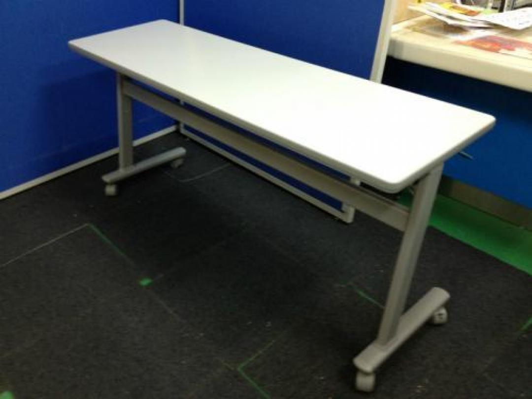 11/14在庫情報【サイドスタックテーブル】【オカムラ】【幅1500mm 奥行き450mm】
                                    中古
            