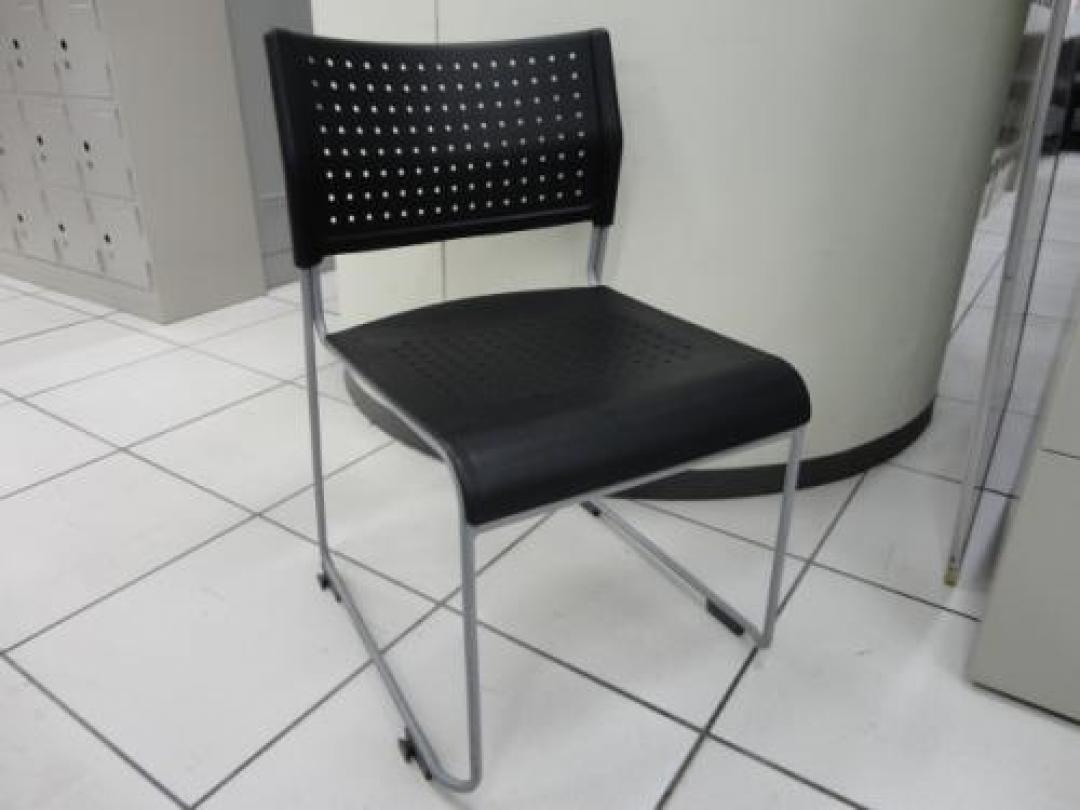 ■【徹底抗戦】スタッキングチェア　ブラック　2脚セット【会議チェア】
                                    中古
            
