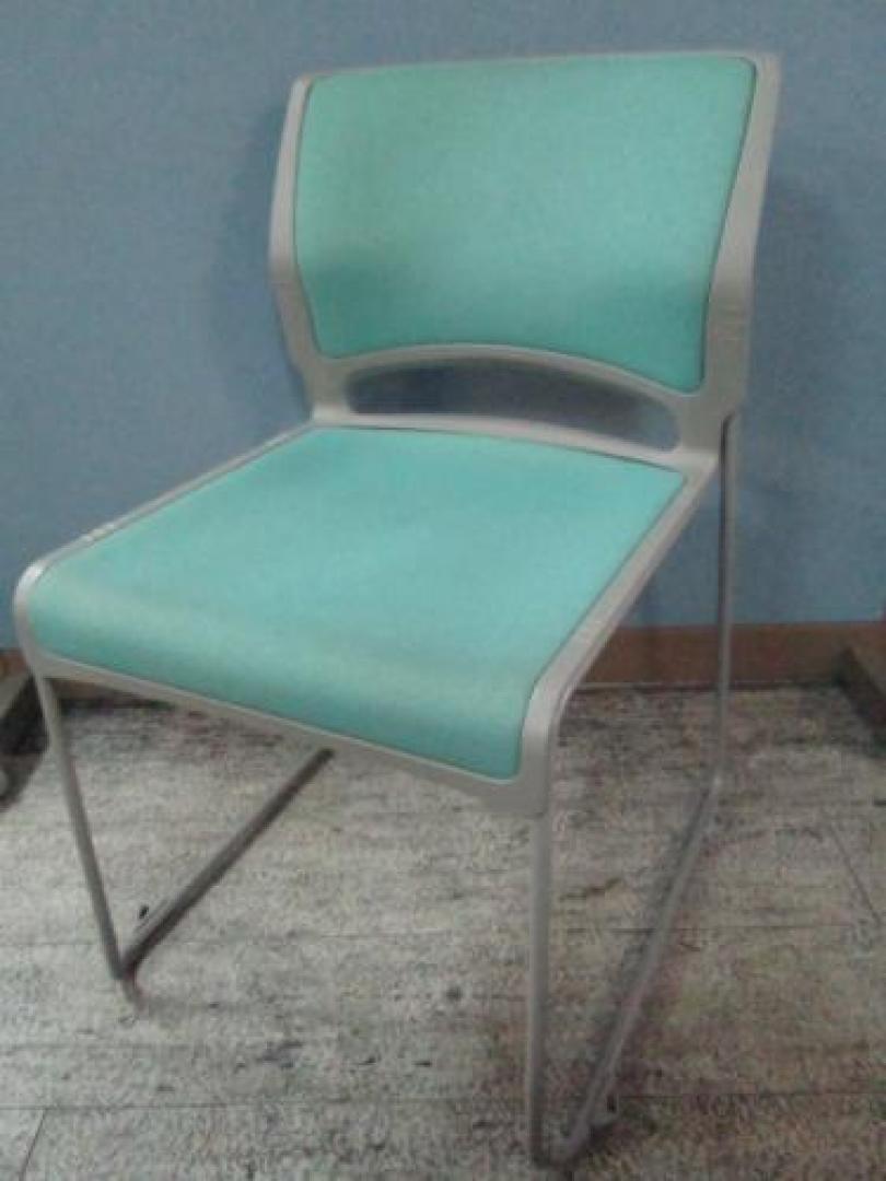 ☆★　オカムラ　スタッキングチェア　グリーン　☆★【会議チェア】
                                    中古
            