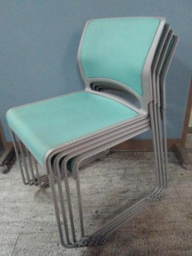 ☆★　オカムラ　スタッキングチェア　グリーン　４脚セット　☆★【会議チェア】
                                    中古
            