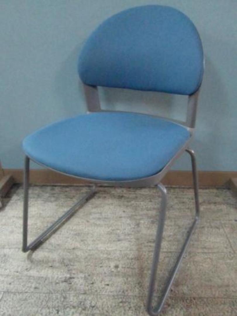 ☆★　コクヨ　スタッキングチェア　ブルー　☆★【会議チェア】
                                    中古
            