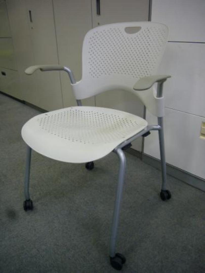 ハーマンミラー ケイパースタッキングチェア 美品中古 中古】ケイパー Herman Miller/ハーマンミラー スタッキング