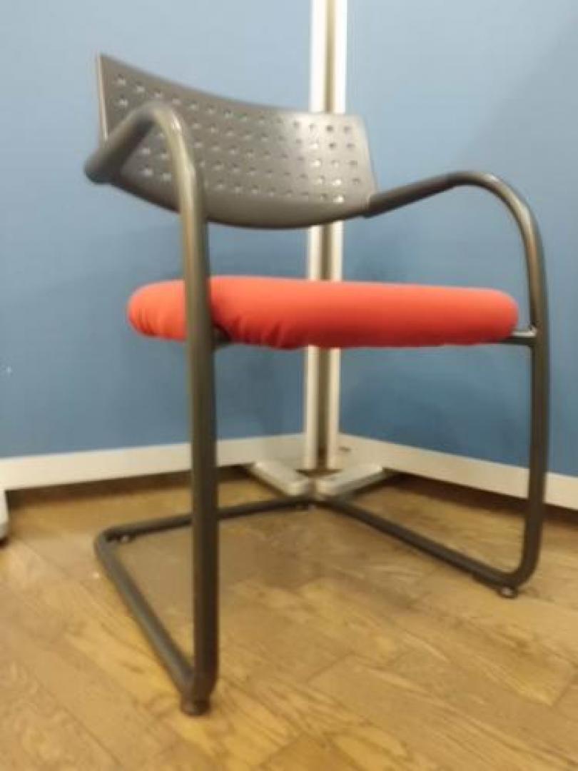 【■ヴィトラ　■ビザビチェア　■デザイナーズチェア】【会議チェア】
                                    中古
            