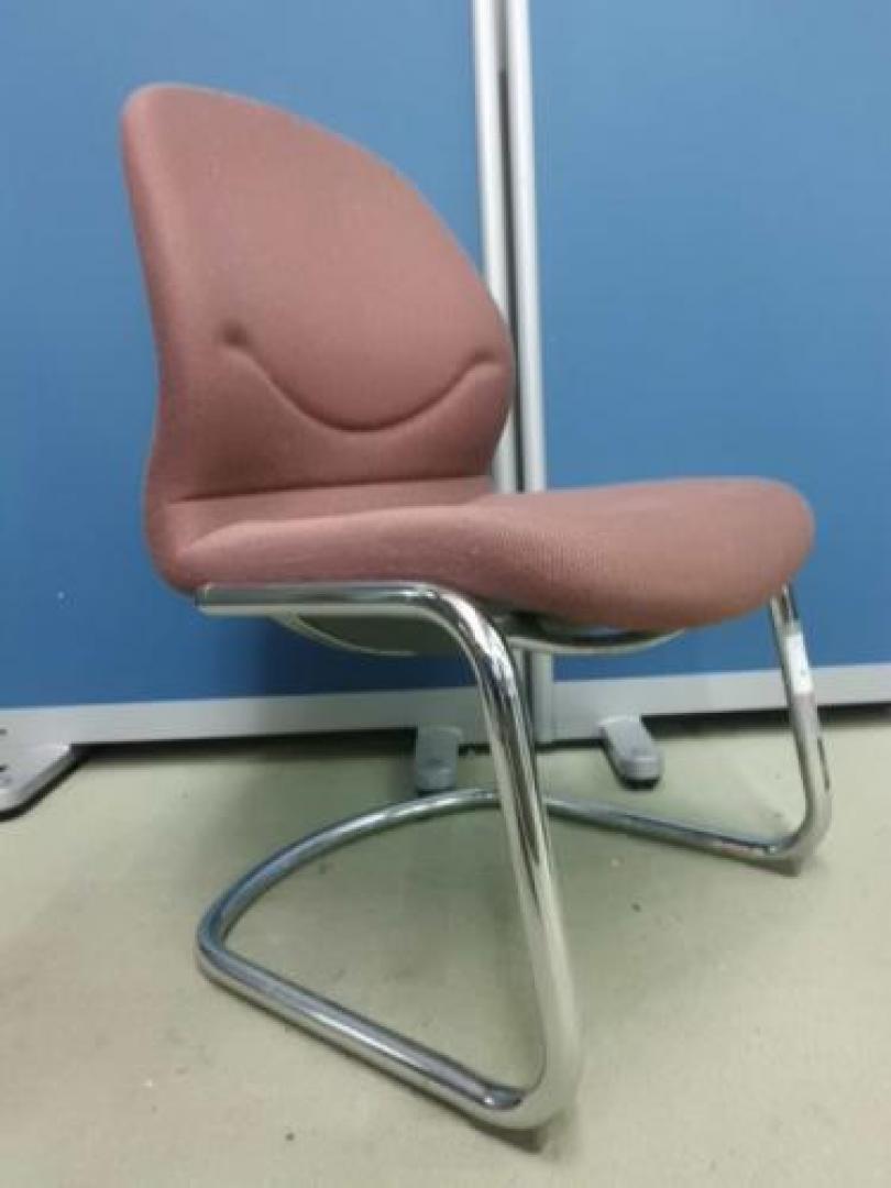 【■コクヨ製　■ダイナフィットシリーズ　■ミーティングチェア】京都府内、滋賀大津市内、配送費5�OFF！！【会議チェア】
                                    中古
            