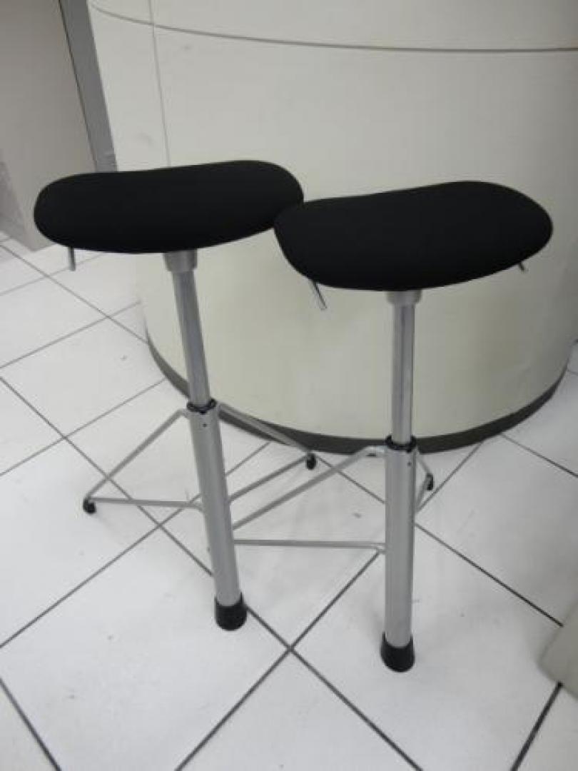 【セット商品】 ■オカムラ製 ハイポジションスツール2脚セット■ あっという間に残り1セットになりました・・・ 
                                    中古
            