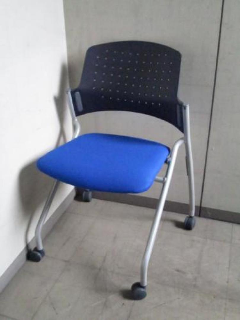 ☆★　大量入荷　アイリスチトセ　ネスティングチェア　301ＰＦ　ブルー　☆★
                                    中古
            