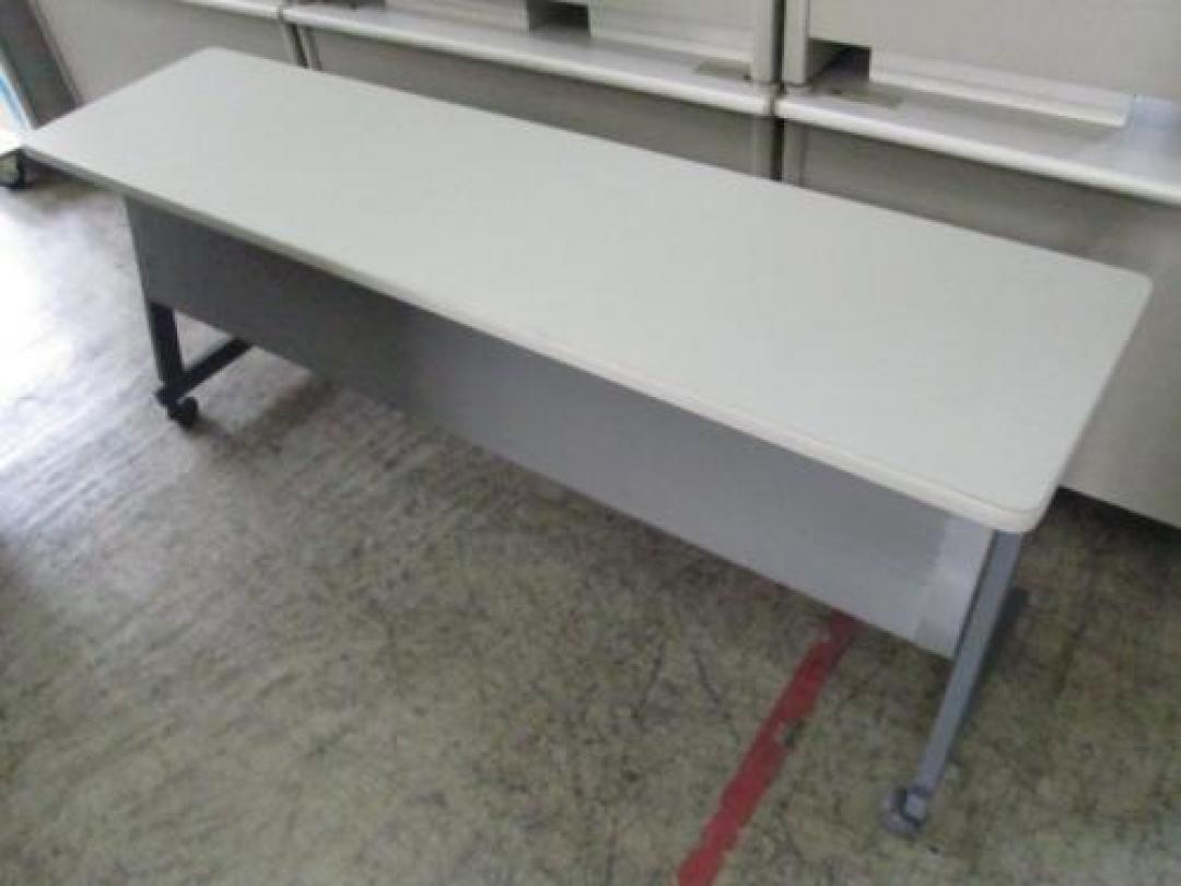 ☆★　ナイキ　サイドスタックテーブル　1845　☆★
                                    中古
            