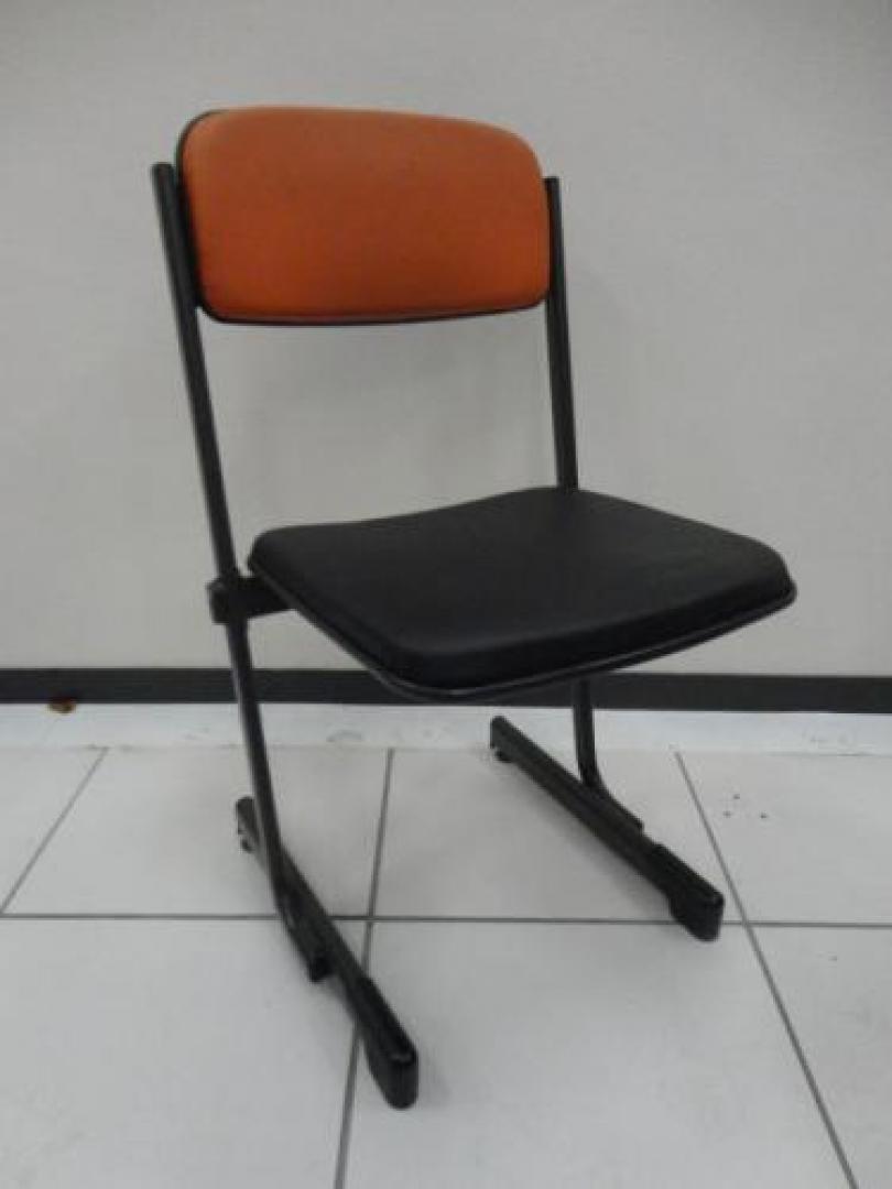 【大量入荷】 ミーティングチェア 黒とオレンジが絶妙です♪【会議チェア】
                                    中古
            