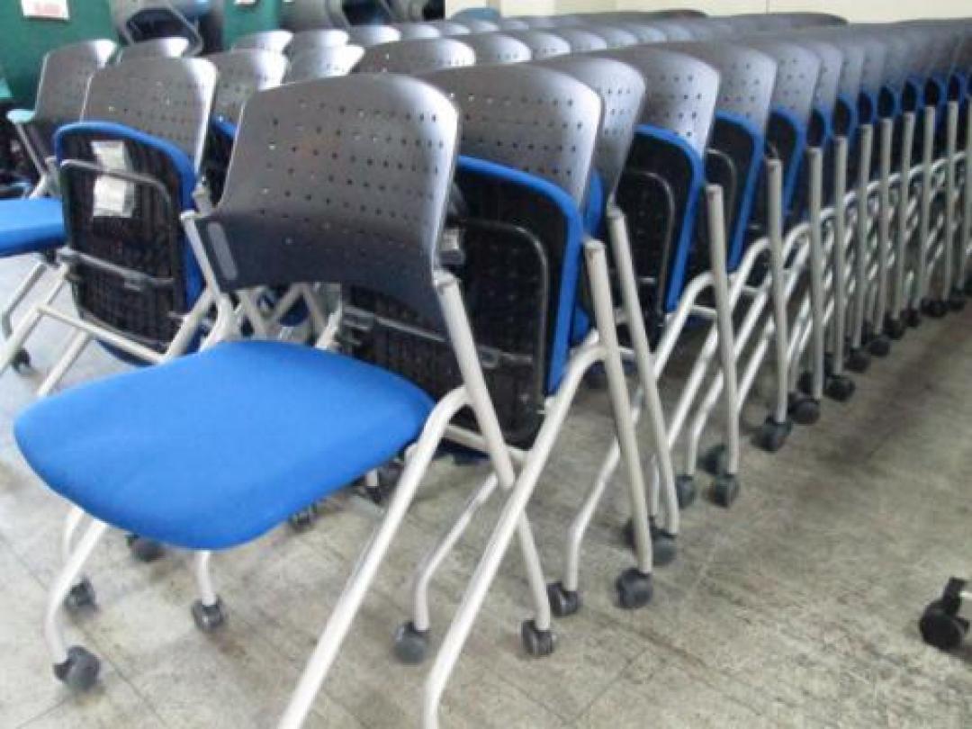 ☆★　50脚セット　アイリスチトセ　ネスティングチェア　301ＰＦ　ブルー　☆★
                                    中古
            