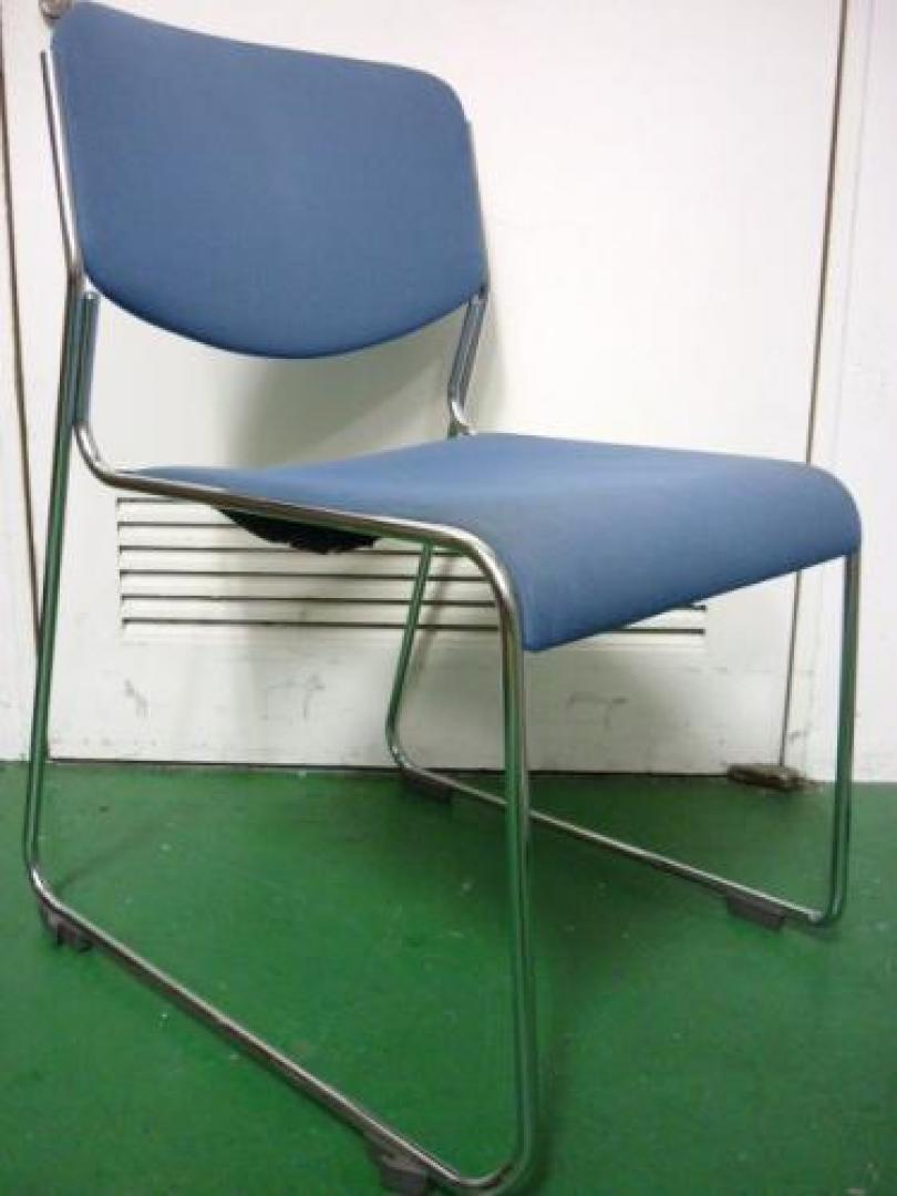 【コクヨ製】スタッキングチェア　■色：ブルー　残り一脚限り！！【会議チェア】
                                    中古
            