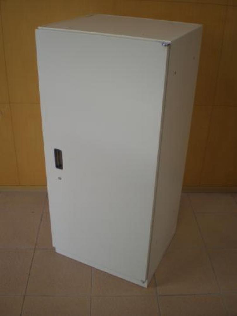 片開き書庫　イトーキ製　かぎ付　希少商品のため、お早めに御問合せください。
                                    中古
            