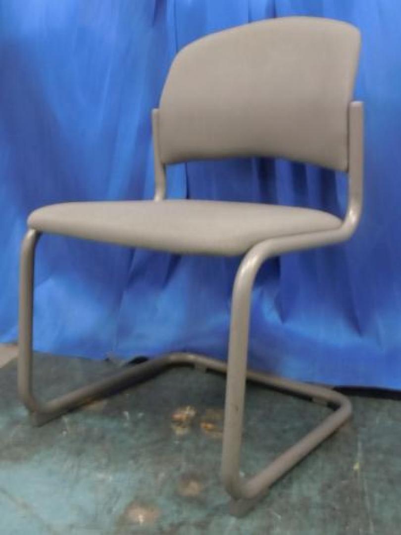 【飯田橋店バーゲン品】【4脚入荷！】　UCHIDA 内田洋行製　■ミーティングチェア　■グレー　■ＭＦシリーズ ■お得な4脚セットもあります【会議チェア】
                                    中古
            