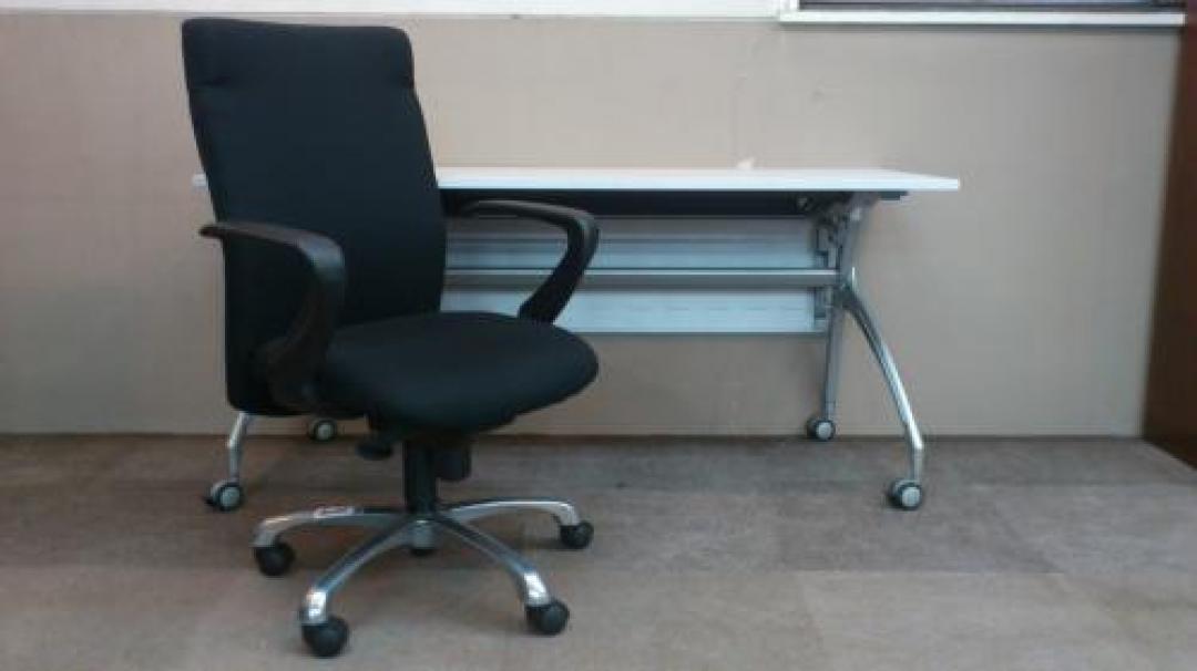 ■SOHO、個人事務所セット　■スタックテーブル＆チェア
                                    中古
            