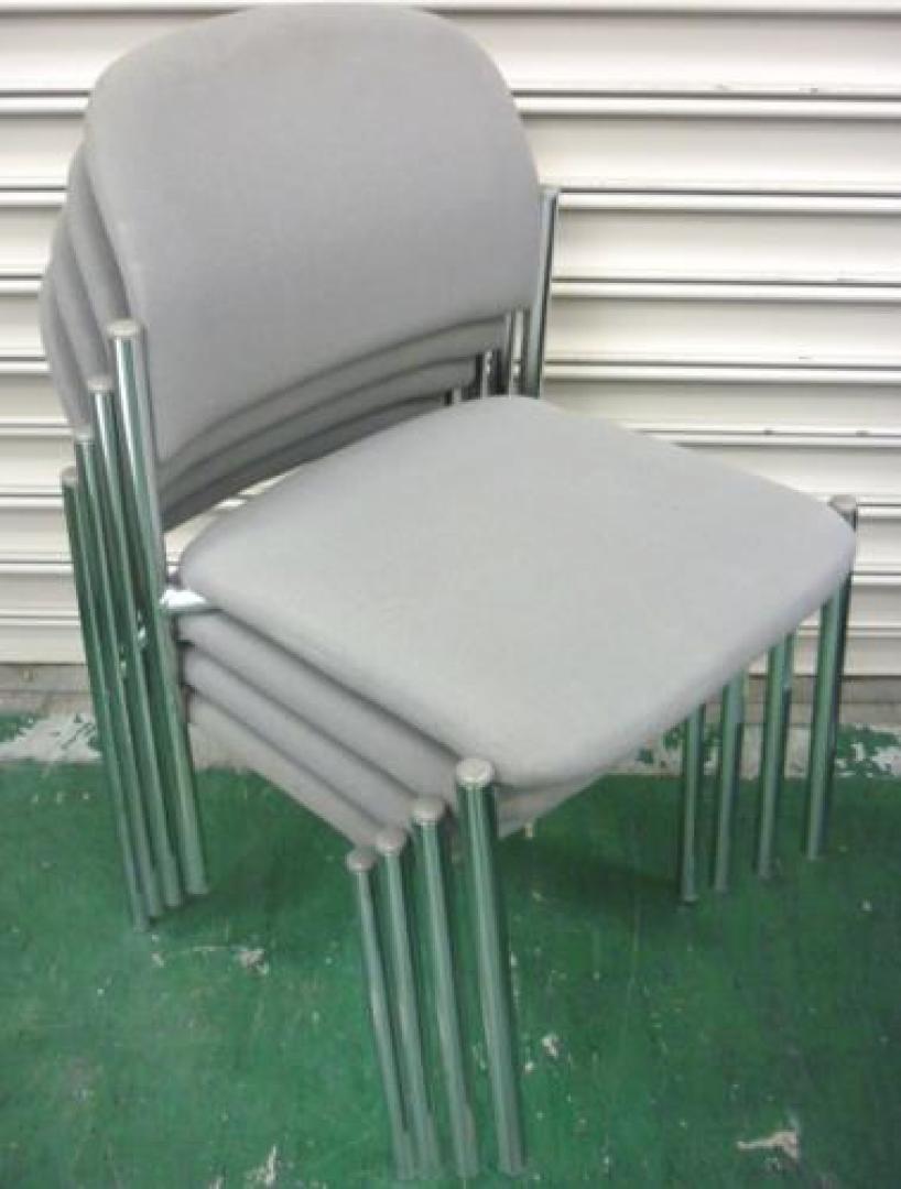 【セット商品】　スタッキングチェア4脚　<br>単品X4より1,050円お安く！【会議チェア】
                                    中古
            