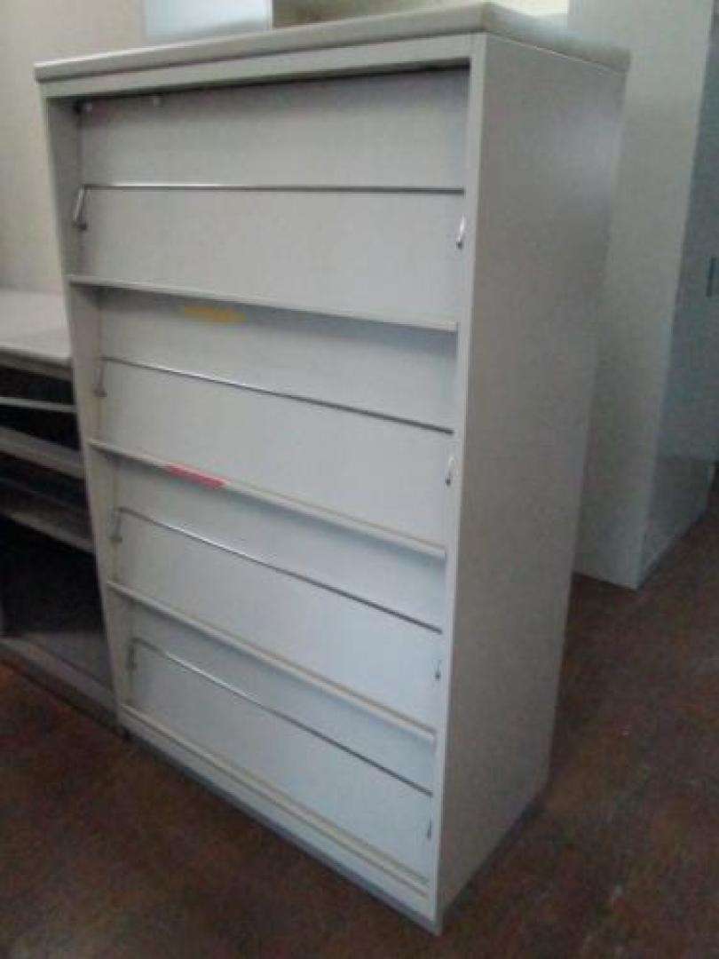 ☆★　イトーキ　雑誌架　1500Ｈ　☆★
                                    中古
            