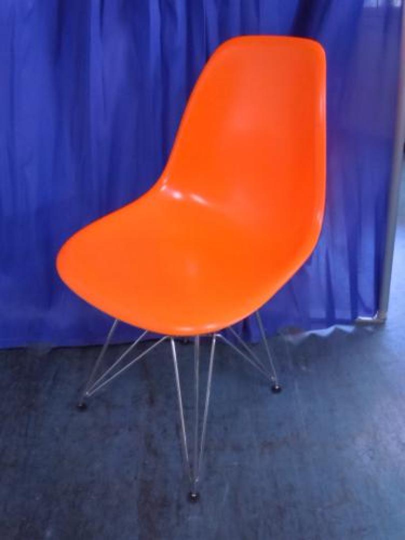 イームズ　シェルサイドチェア　リプロダクト品　正規品とは違い、作りは簡易的です。【会議チェア】
                                    中古
            