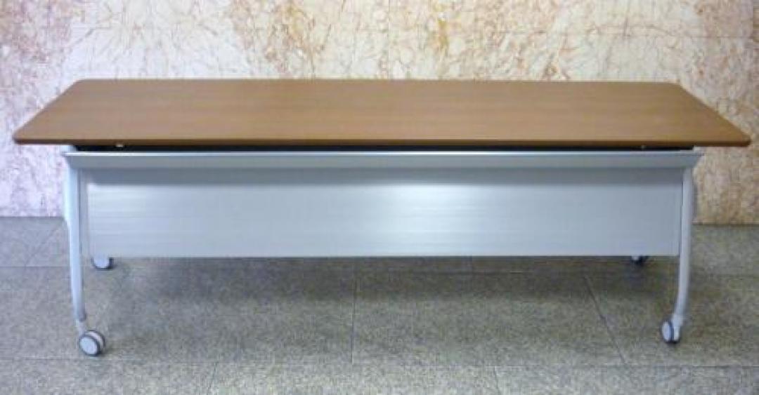 【コクヨ製】サイドスタックテーブル　使わないときは折りたたんで重ねてしまえます！
                                    中古
            