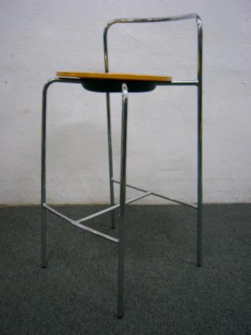 ■カウンターチェア　■色：ナチュラル（木目）　■入荷数量：5脚
                                    中古
            