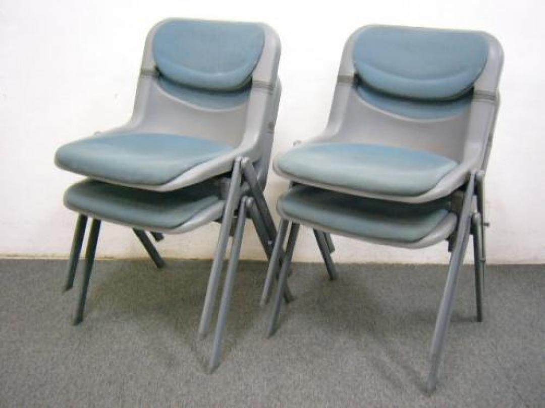 【重ねて便利なスタッキングチェア4脚セット】■メーカー：イトーキ　■シリーズ：ドーサル　■多少の使用感はありますが、座り心地は良いです!!　【ぞくぞく】【会議チェア】
                                    中古
            