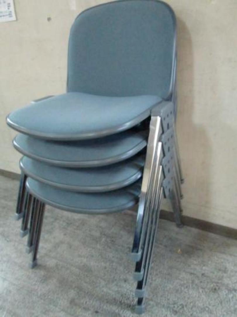 ☆★　イトーキ　スタッキングチェア　ブルー　４脚セット　☆★【会議チェア】
                                    中古
            