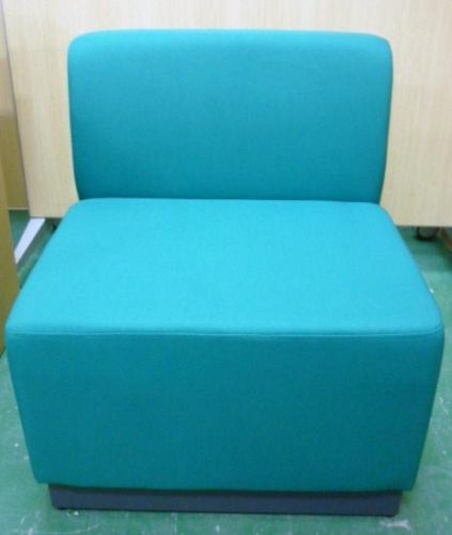 【イトーキ製】レセプションチェア　■新品同様■休憩室　待合室などにどうぞ！
                                    新古品
            