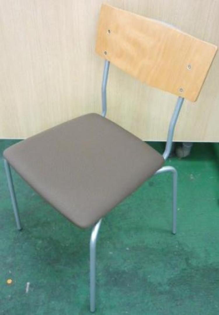 ■新古品大量入荷！■　受注生産品スタッキングチェア　<br>KJF-430GB-Z5K2【会議チェア】
                                    新古品
            